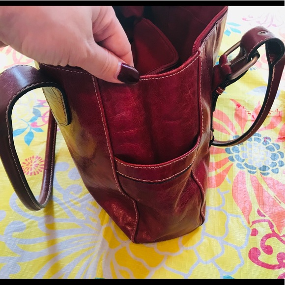 CUTE AND CLASSY RED HANDBAG - Picture 4 of 7